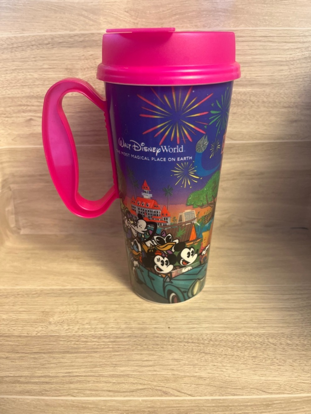 NEW Disney World Refillable
Resort Mug Pink Lid & Handle Fab
5